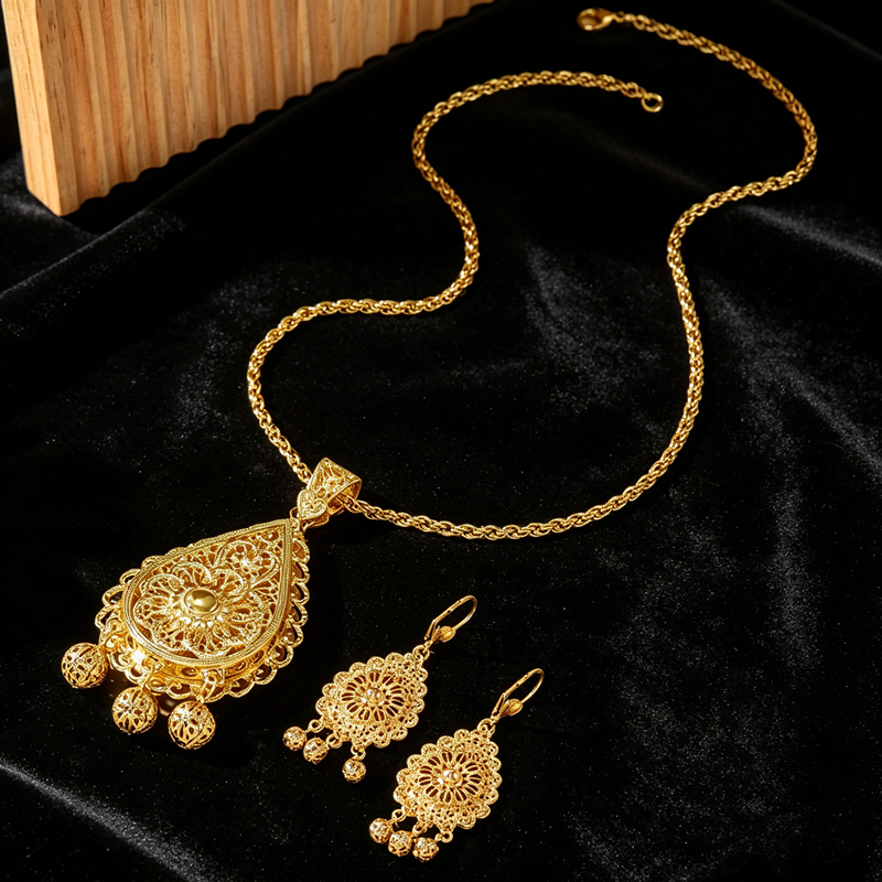 Plated Hollow Carved Set, Doub - Layered Necklace Set recension och pris