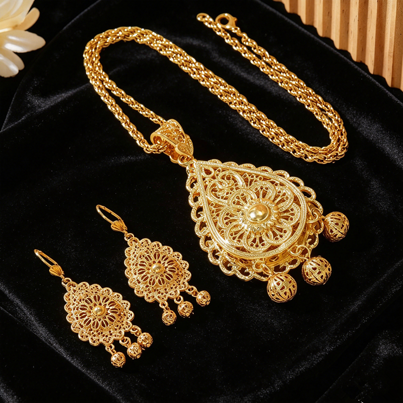 Plated Hollow Carved Set, Doub - Layered Necklace Set recension och pris