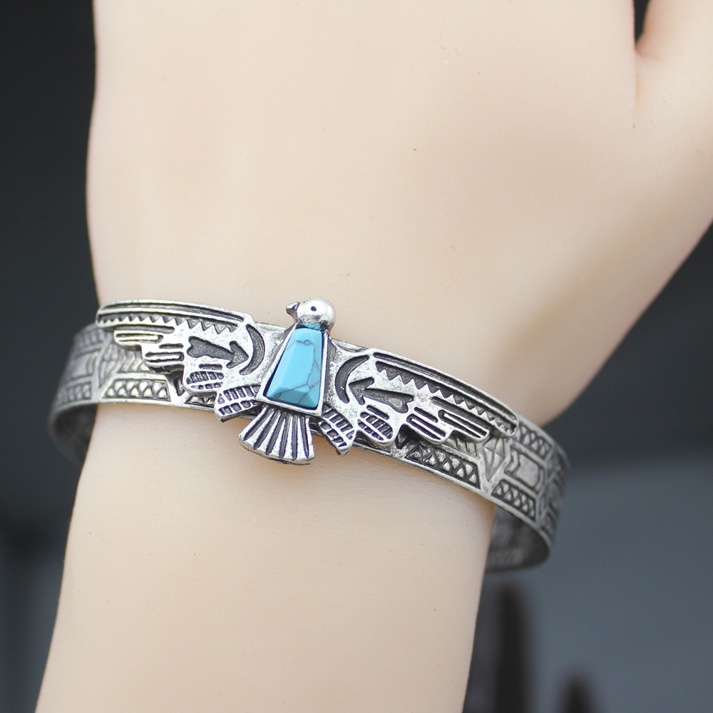 Vintage Gold Silver Plated Tri - Women'S Eagles Accessories recension och pris