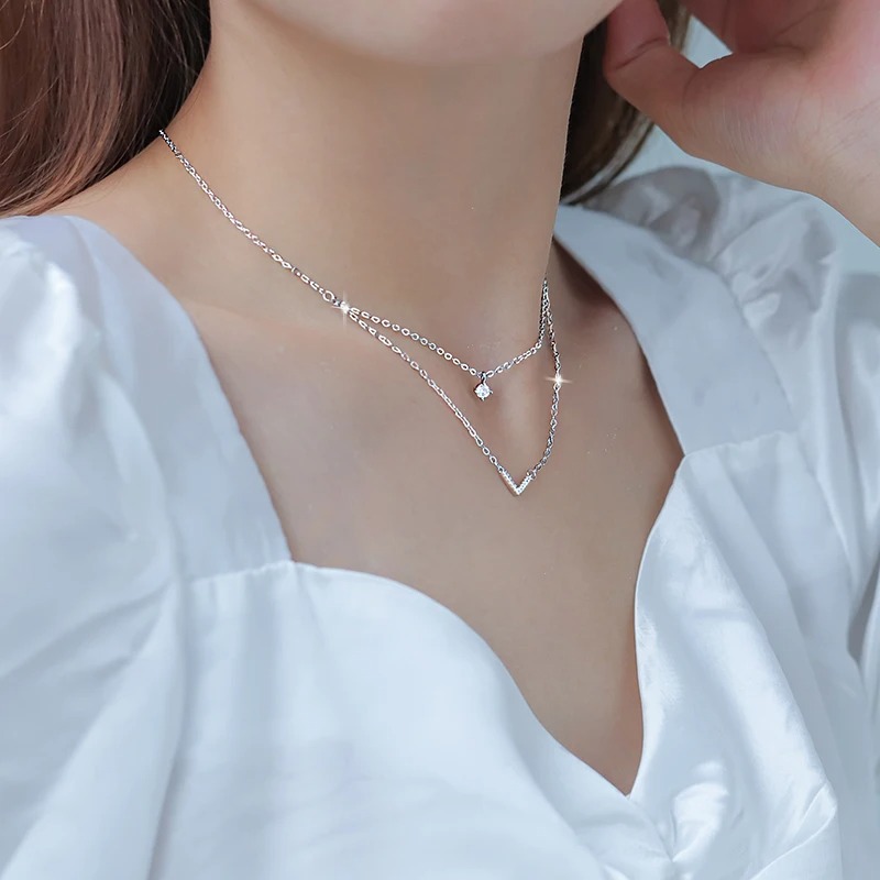 Anziw V Letter 5mm Moissanite  - Layered Necklace Set recension och pris
